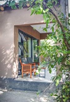 Maun Hotel | Rustic Gate Lodge and Campsite