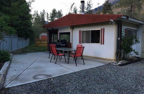 Lillooet House | Rustic getaway