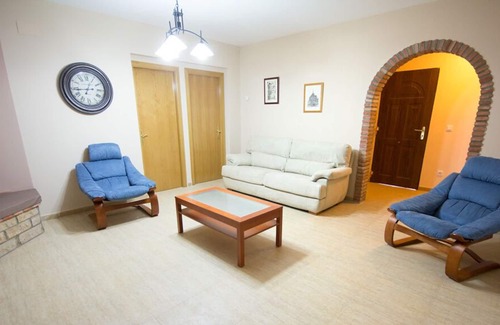 Teruel House | Rustic getaway complex Teruel