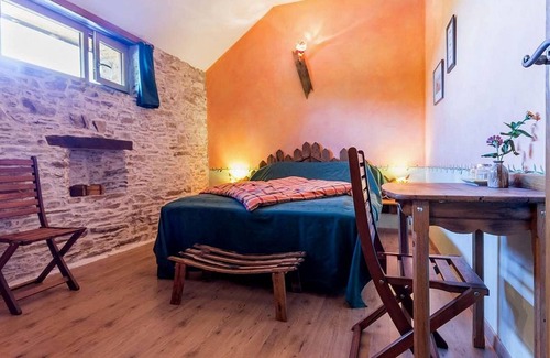 Bouvron Bed & Breakfast | Rustic Getaway: Cozy Room, Private Bath, Breakfast, and Family Friendly in Bouvron
