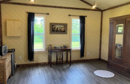 Herbert House | Rustic getaway north of Herbert