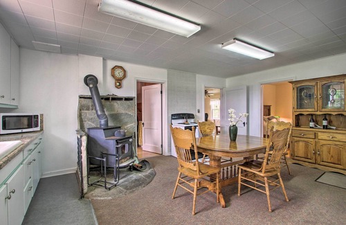 Grantsdale Cottage | Rustic Hamilton Farmhouse: Stunning Mtn Views