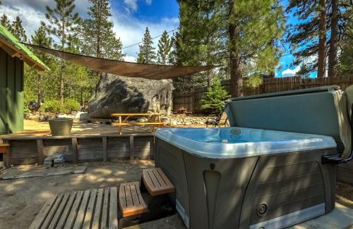 Christmas Valley House | Rustic Haven - Hot tub & Pet friendly