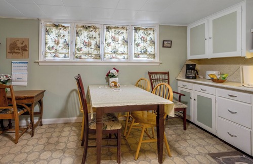 Idaho Falls Apartment | Rustic Hideaway 1-bedroom apartment in Central Idaho Falls, with WiFi