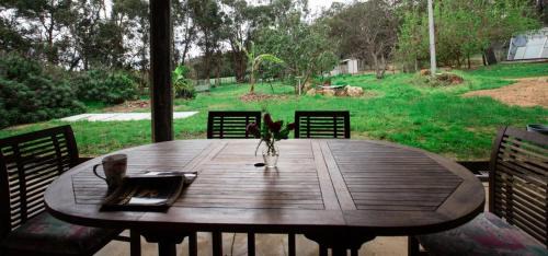 Hacketts Gully House | Rustic Hills Getaway