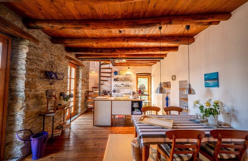 Semnago House | Rustic holiday home Dolce Vita