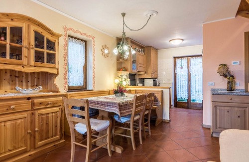 Folgaria House | Rustic Holiday Apartment “Serrada”, Mountain View, Garden and Balcony