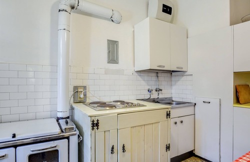 Ragoli Apartment | Rustic Holiday Apartment "The Grandma's old House"