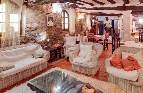 Tolva House | Rustic Holiday Home in Tolva near Mont Rebei Lake