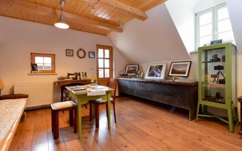 Studor House | Rustic House 13