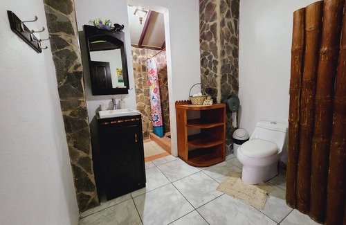 Cristo Rey Bed & Breakfast | Rustic house close to the activities of the Area. zip line, hot springs, trails