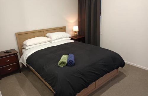 Oruanui House | Rustic house in the wild