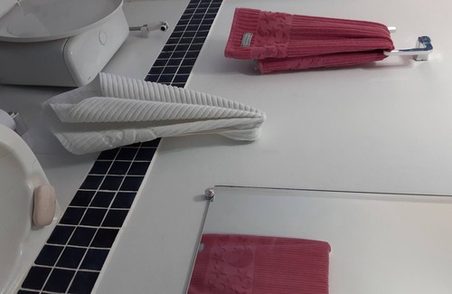 Village da Ferradura House | Rustic house on sophisticated beach, 100 m from the sand, Praia da Ferradura