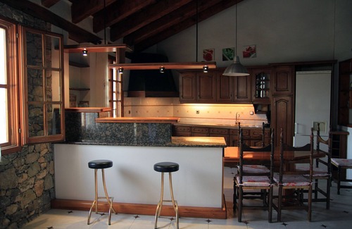 Xerta House | Rustic housing with stunning views to enjoy in family.