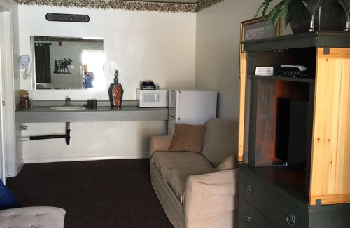 Ely Hotel | Rustic Inn Motel