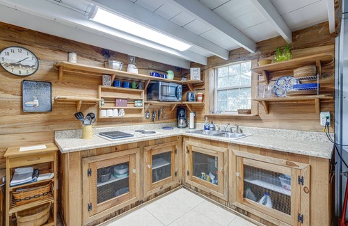 Wellborn Apartment | Rustic Lake City Studio Near Ichetucknee Springs!