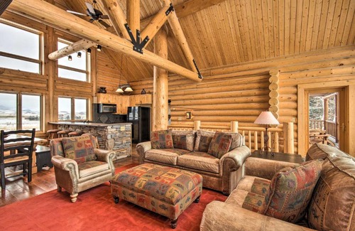 Livingston House | Rustic Livingston Home with Deck and Mtn Views!