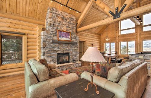 Livingston House | Rustic Livingston Home with Deck and Mtn Views!