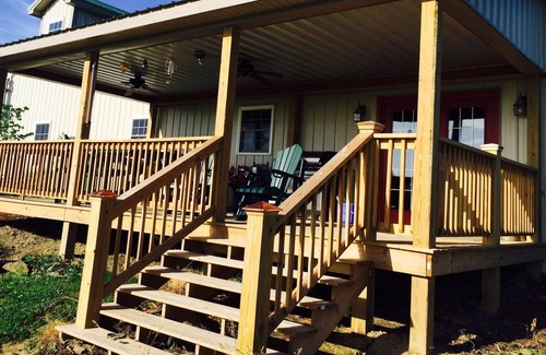 Willisburg House | Rustic Lodge On Farm centered on Bourbon Trail!