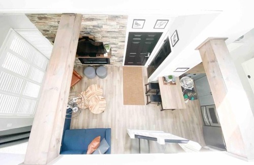 Craigleith Apartment | Rustic Loft at Blue