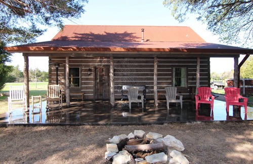 Glenn Heights Cabin | Rustic/Luxury Cabin Rental