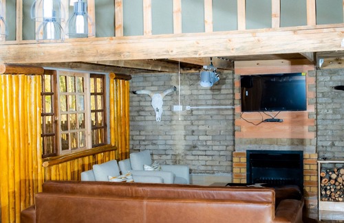Chikomba Villa | Rustic Luxury Farm Cabin located in Hwedza - 2031