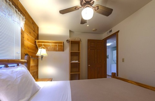 Warrens House | Rustic Luxury Getaway with On-Site Restaurant and Pool, Near Three Bears Resort