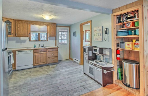 Eidelweiss Village Cabin | Rustic Madison Cabin Retreat w/ Deck & Grill!