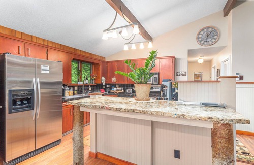 Maggie Valley House | Rustic Maggie Valley 2 Bedroom Cabin And Private Creek