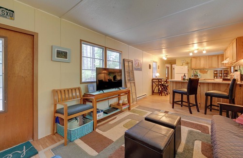 Mauston Cabin | Rustic Mauston Retreat: Walk to Castle Rock Lake