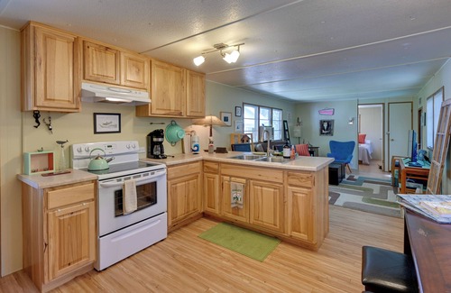 Mauston Cabin | Rustic Mauston Retreat: Walk to Castle Rock Lake