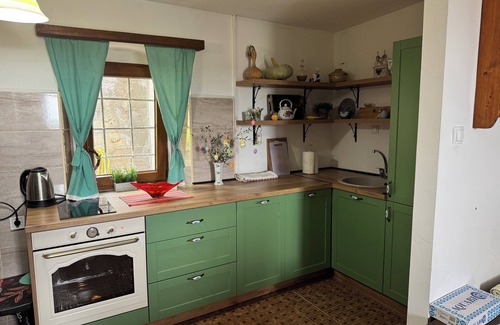 Visnjeva House | Rustic Mediterranean boutique house Cherryville