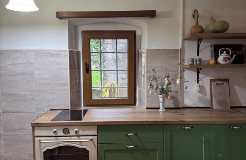 Visnjeva House | Rustic Mediterranean boutique house Cherryville