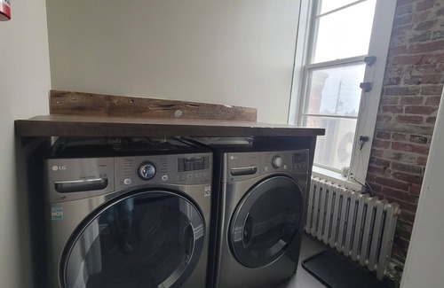 Brighton Apartment | Rustic-Meets-Modern 3BR Stay in Brighton | Walk to Shops & Parks