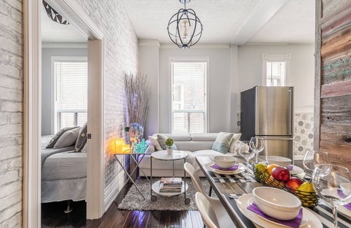 Parkdale Apartment | Rustic Modern 2 Bedroom Stylish Suites w/Private Terrace Downtown Toronto