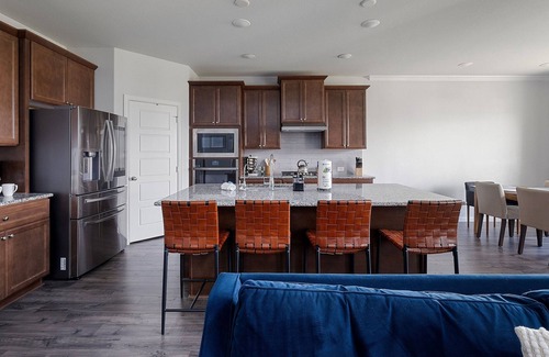 Weston House | Rustic Modern 5BR Frisco Home | In-Law Suite | Come Stay With Us!