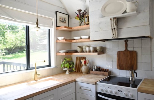 Troy House | Rustic Modern Cottage Retreat in the Heart of Troy