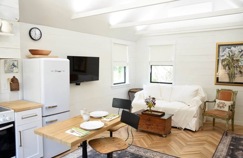 Troy House | Rustic Modern Cottage Retreat in the Heart of Troy