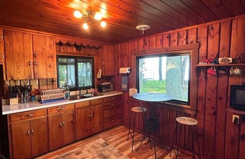 Whitney Township Cottage | Rustic-Modern Lake Huron Retreat: 3BR Sleeps 10, Sandy Beach in Tawas/Au Gres!