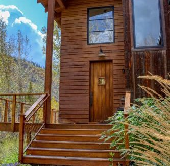Board Ranch House | Rustic Modern Luxury Retreat with Hot Tub