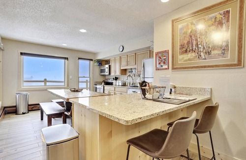 Breckenridge Condo | Rustic Mountain 2 Bedroom Condo