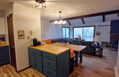 Village at Camelback House | Rustic Mountain Escape. Waterpark, Ski & Views!
