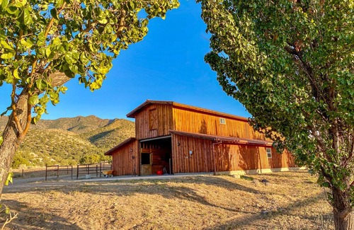 Magdalena Apartment | Rustic Mountain View Barn Apartment