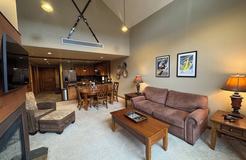 Kellogg Condo | Rustic Penthouse Condo with Large Community Spa Room.