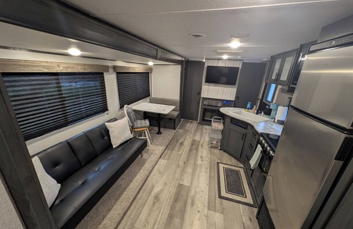 Chuluota House | Rustic Pines Ranch Cozy Camper