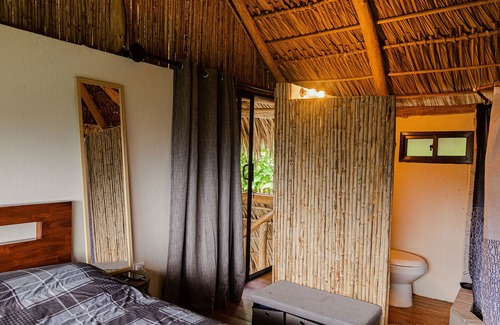 Mercedes Cabin | Rustic Ranch in the Paradise