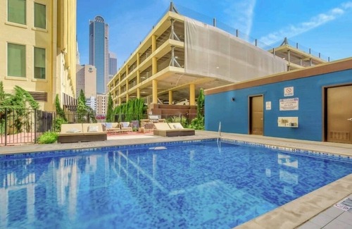 Downtown Dallas Apartment | Rustic Realm/2BR2Bath/KayBaileyCenter/Pool/GYM