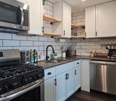 Phoenixville Apartment | Rustic & Remodeled 3-bedroom in Downtown Phoenixville