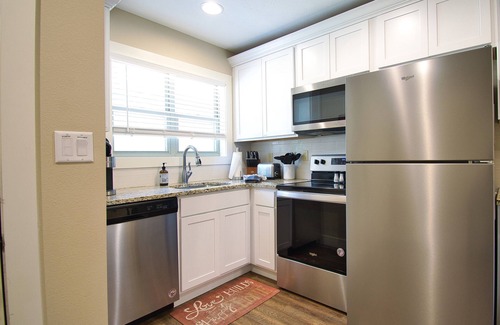 Branson Condo | Rustic Retreat 3Bed/3Ba Walk In Quiet Close to Lake TaneyComo & The Landing