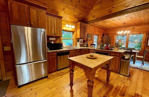 West Jefferson House | Rustic Retreat at Barn on the New - West Jefferson